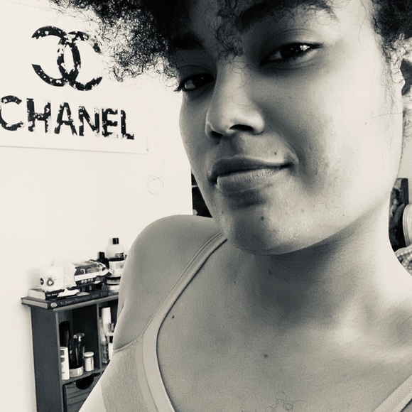 Meet your Posher, Victoria - Picture 2 of 3